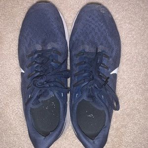 NIKE AIR ZOOM PEGASUS SIZE 8